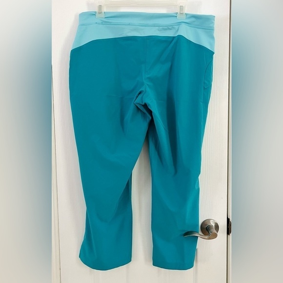 Brooks Running 3/4 pants- Size Large - Picture 2 of 6